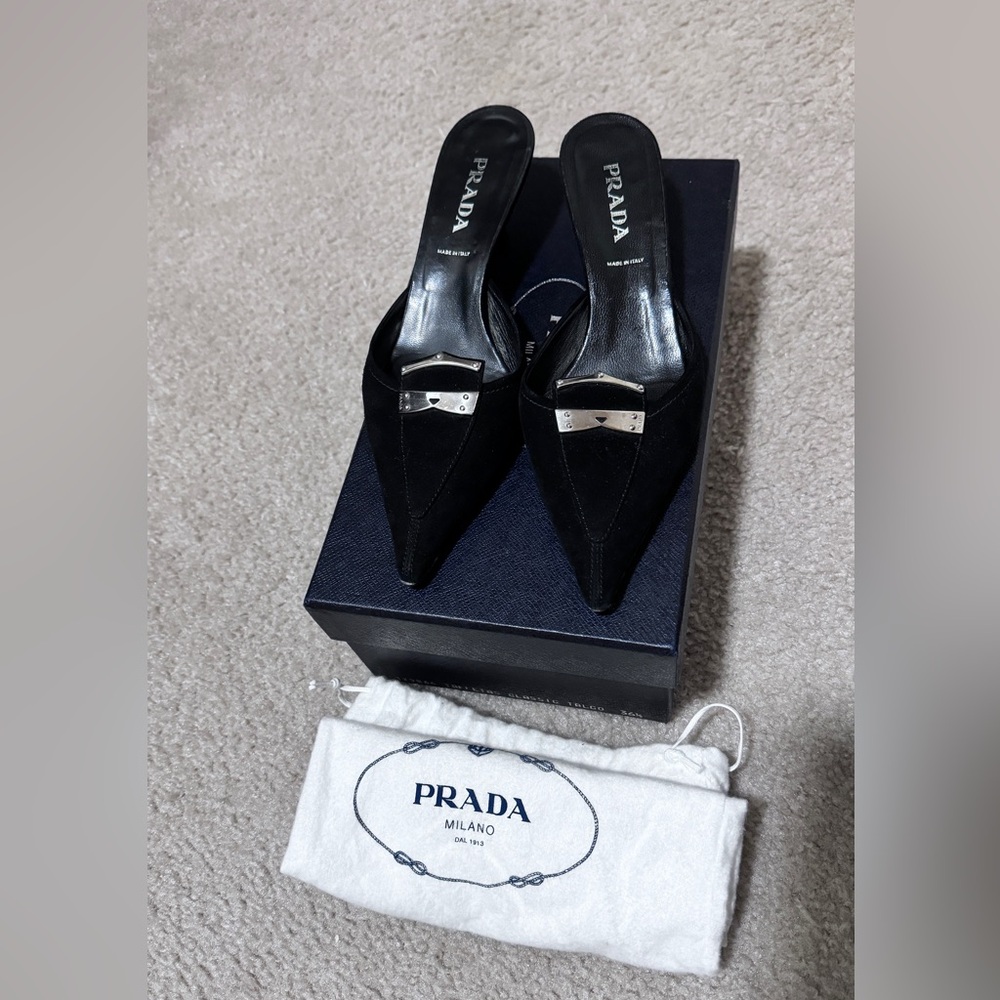 Prada vintage pointy kitten mule